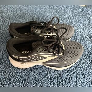 Brooks Women’s Trace 2 Gray/Black Running Shoes Sneakers Size 7 Wide (D)
